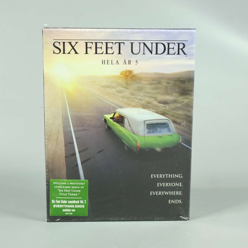 Framsida av Six Feet Under säsong 5 DVD-box