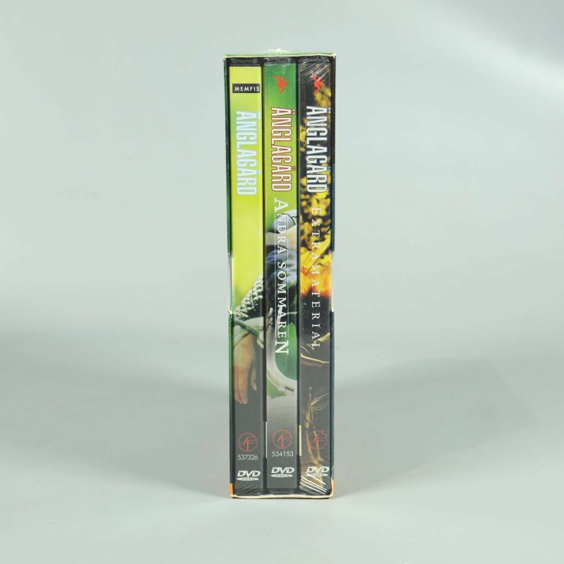 Tre separata fodral för Änglagård-filmer i boxen