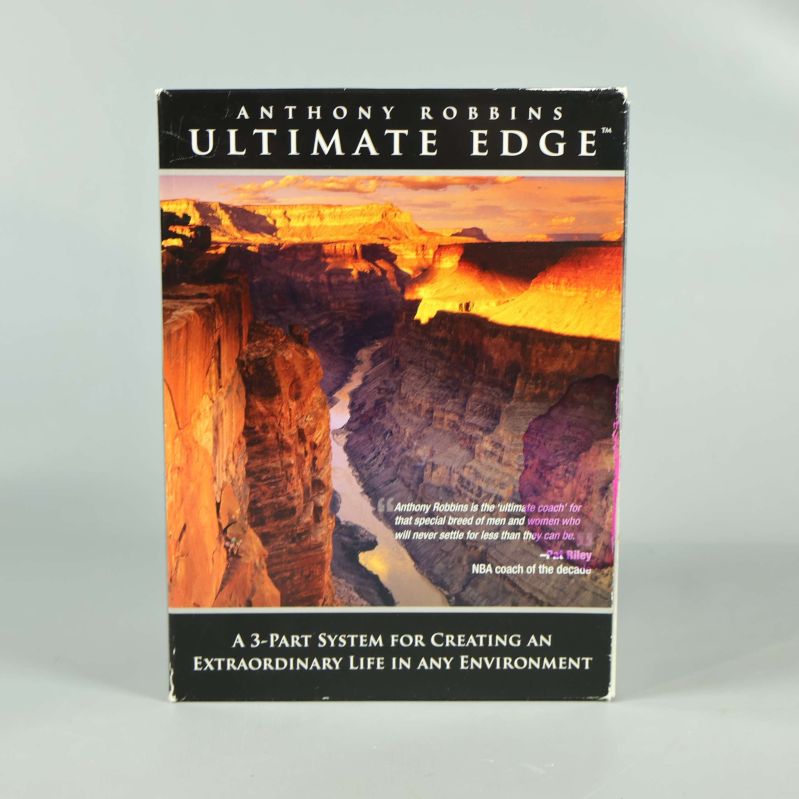 Framsida med bergspanorama och citat