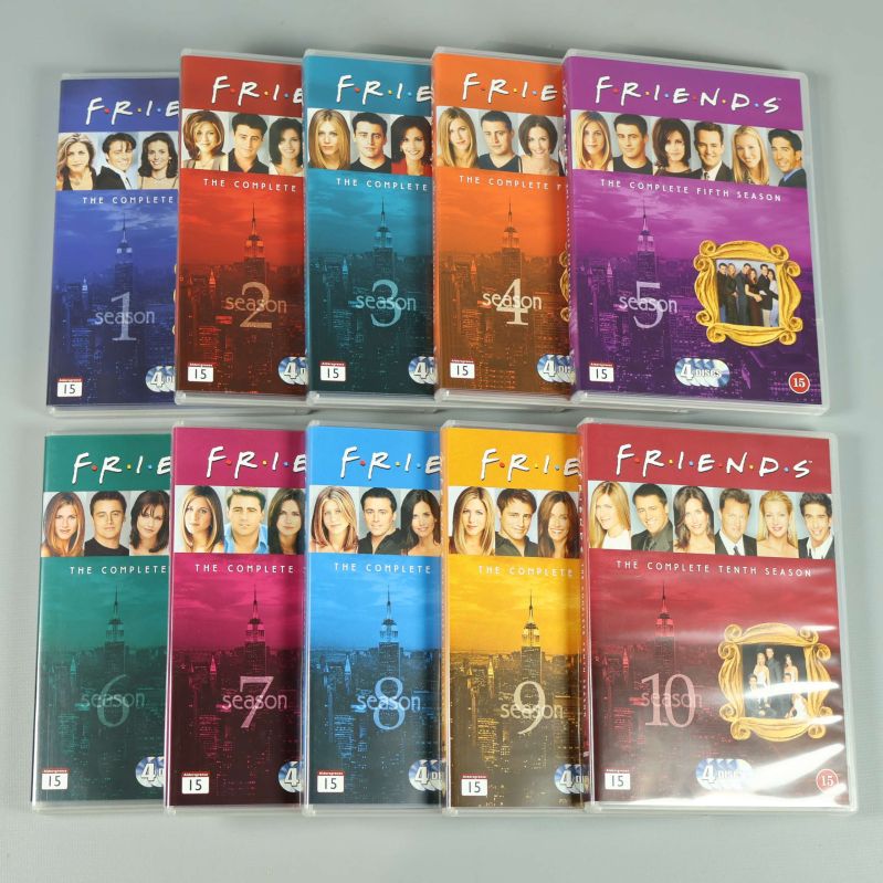 Tio dvd-fodral för Friends samtliga säsonger i två rader