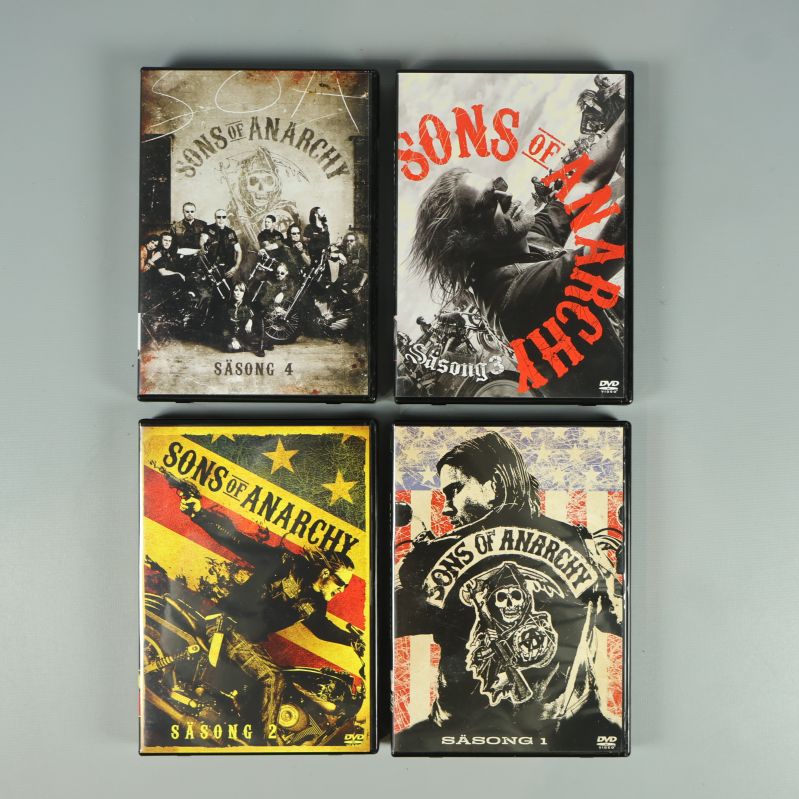 Fyra olika omslag till Sons of Anarchy säsong 1–4