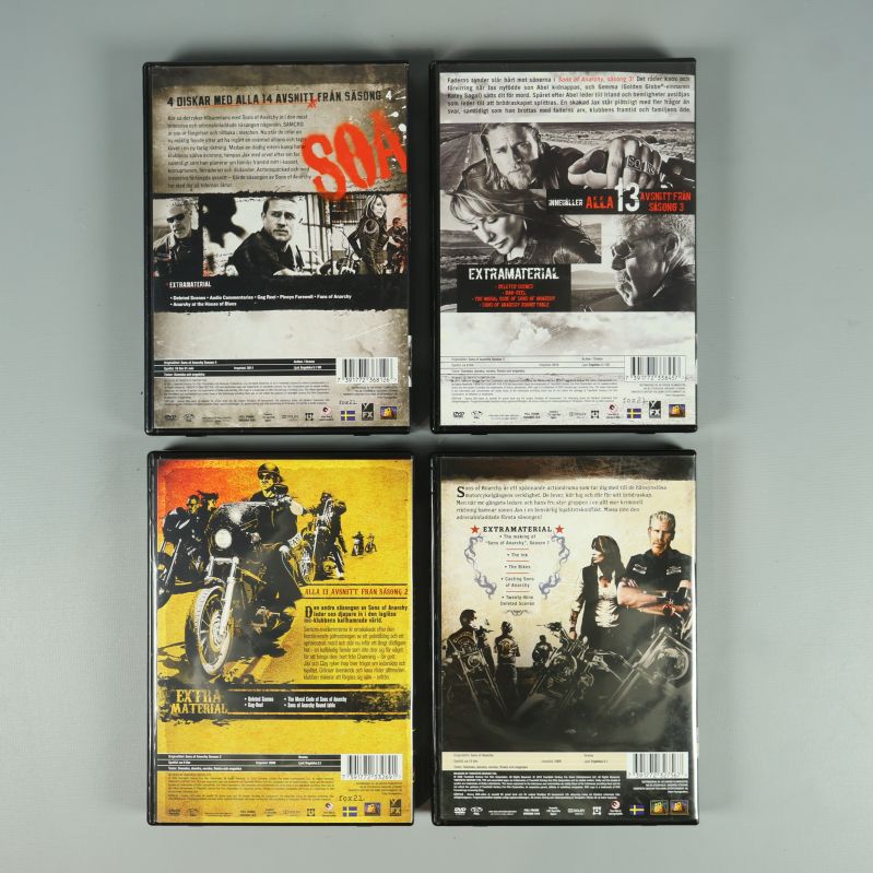 Baksidor av Sons of Anarchy DVD-fodral med bilder och text