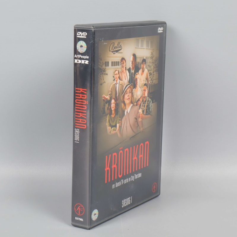Snett fotograferad dvd-box av Krönikan säsong 1