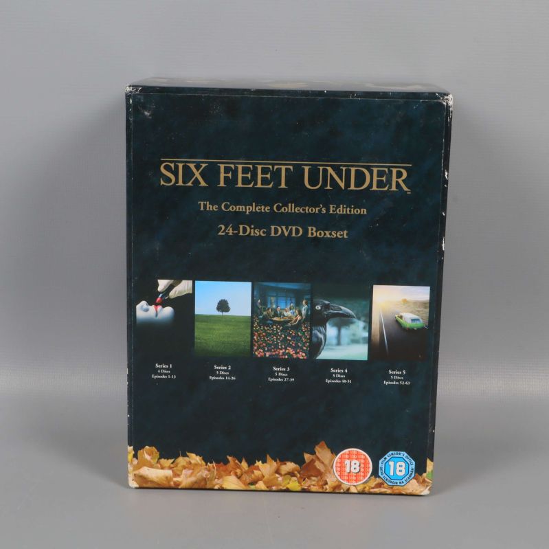 Six Feet Under dvd-box framsida med motiv från serien
