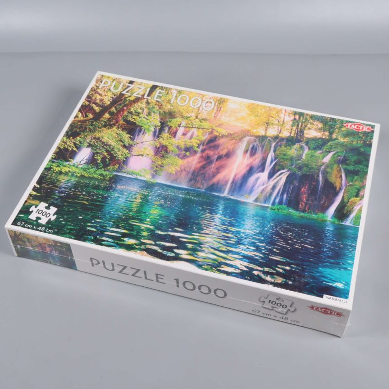 Pussellåda från Tactic i snedvy, visar naturpussel