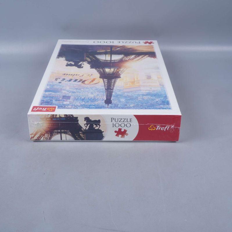 Trefl pussellåda Paris liggande nedåt