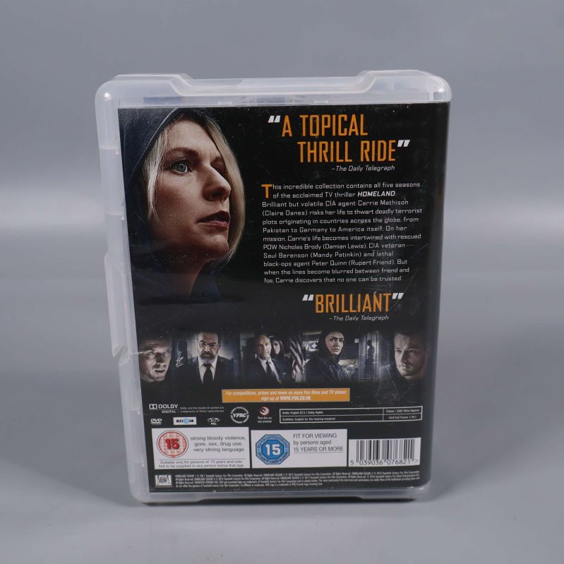 Baksida av Homeland DVD-box med citat och sammanfattning