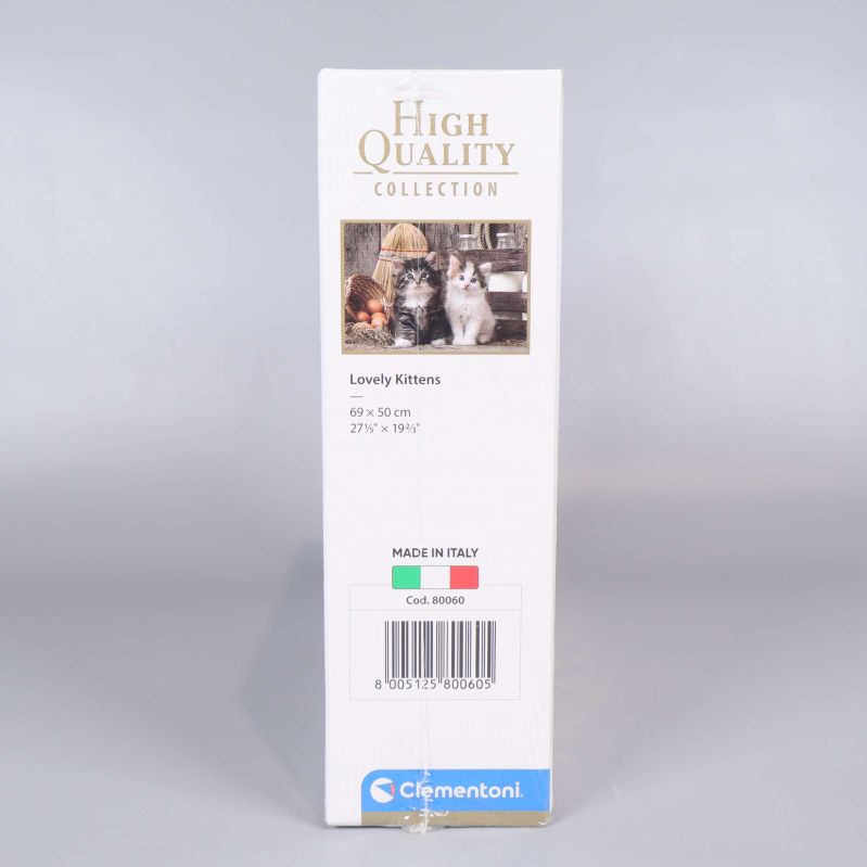 Smal sida av ask med motivbeskrivning och streckkod