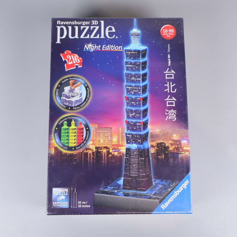 Framsidan av 3D-pussel Taipei 101 night edition med LED-belysning