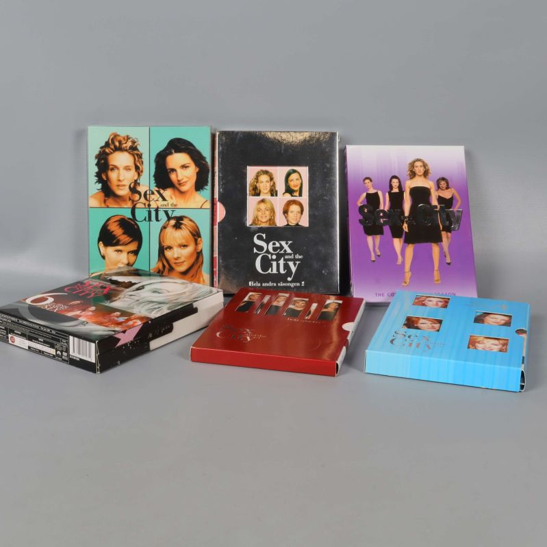 Alla Sex and the City säsongers fodral utspridda