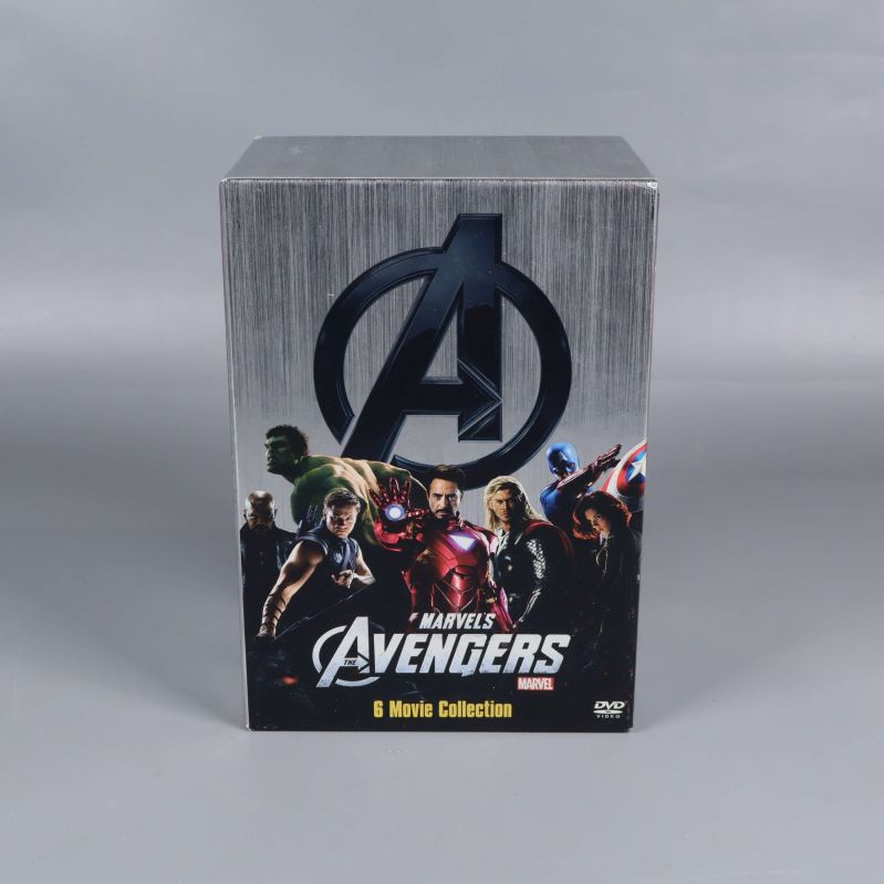 Framsida av Avengers 6 Movie Collection box i silverfärg