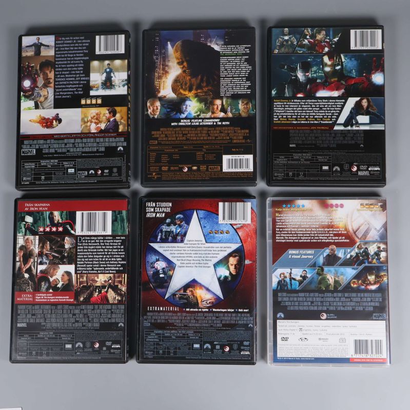 Baksida av sex separata DVD-filmer i Avengers-boxen