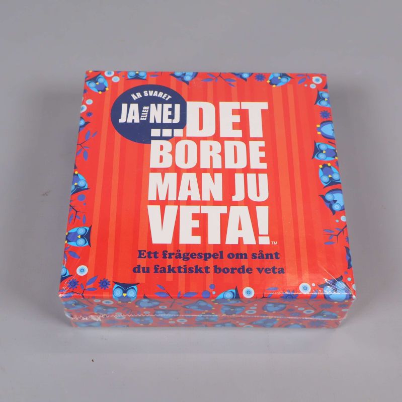 Framsida av spelask med texten Det borde man ju veta