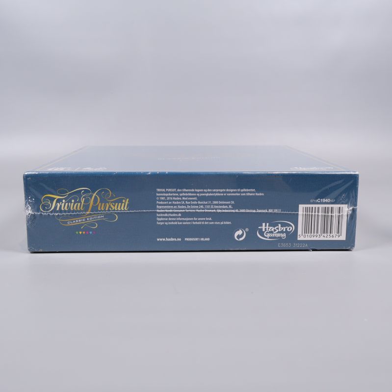 Trivial Pursuit Classic Edition liggande, visar sidoinformation