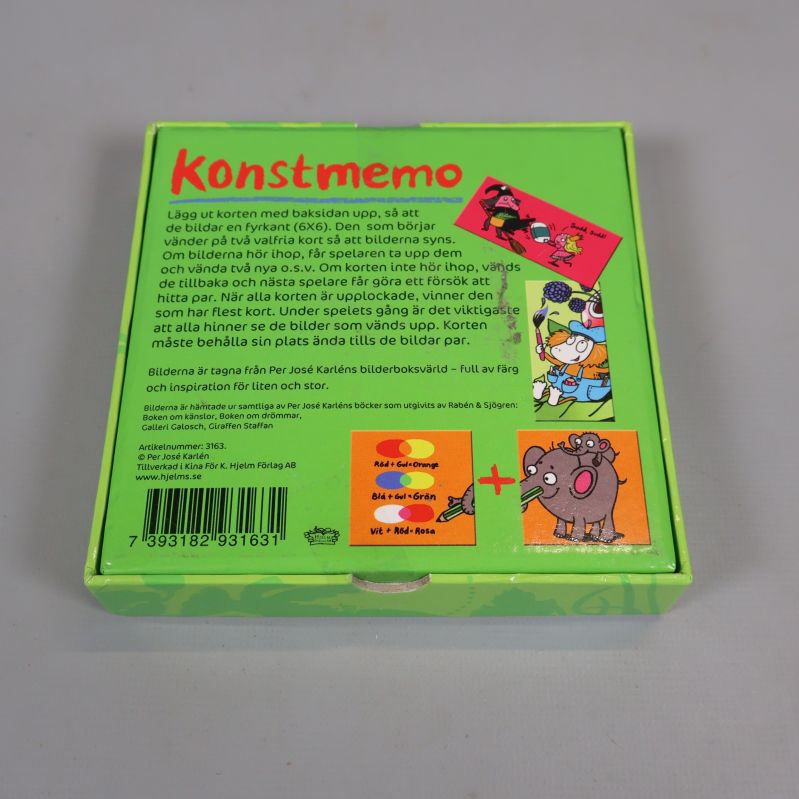 Baksida av Konstmemo med beskrivning och bilder