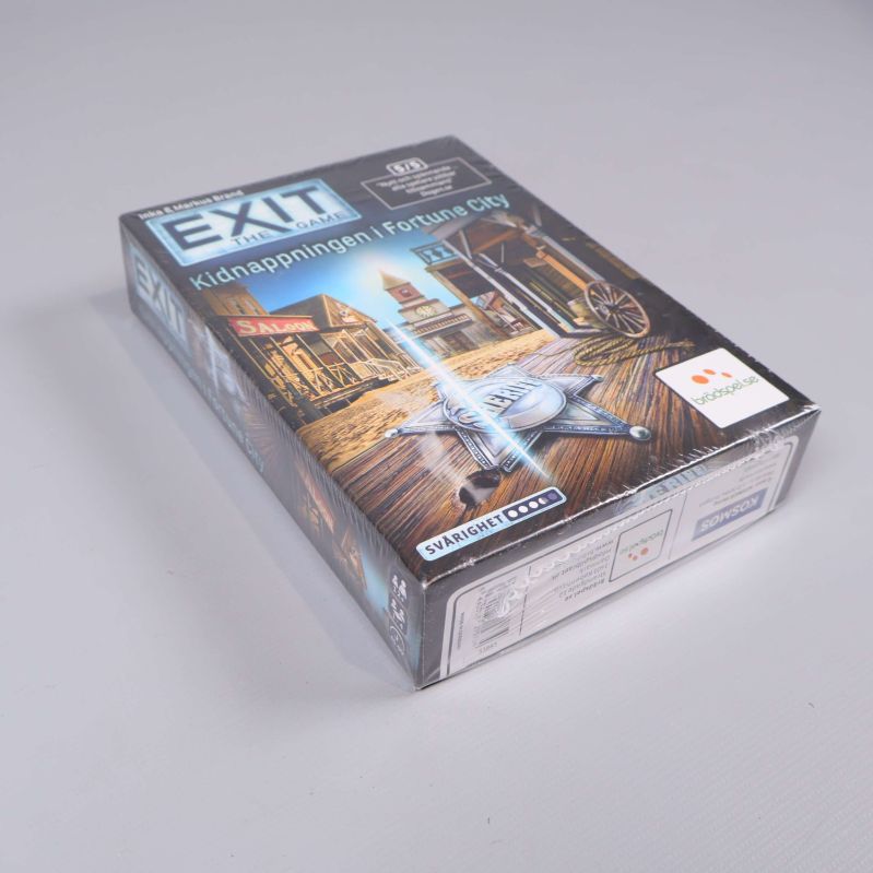 Vinklad bild av Exit the Game Kidnappningen i Fortune City i plastförpackning
