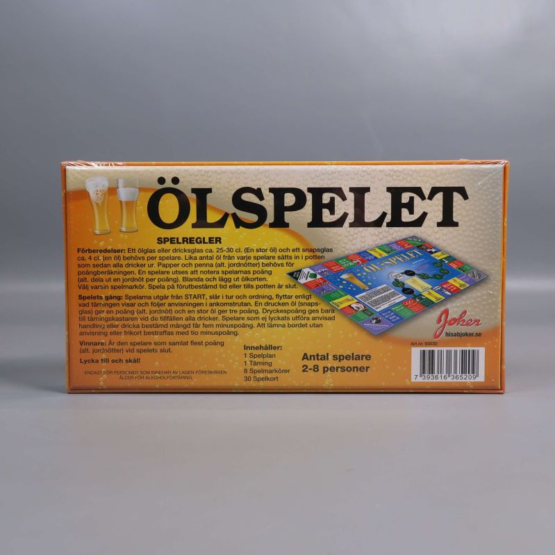 Baksida av ölspel med beskrivning och illustration av spelbräde