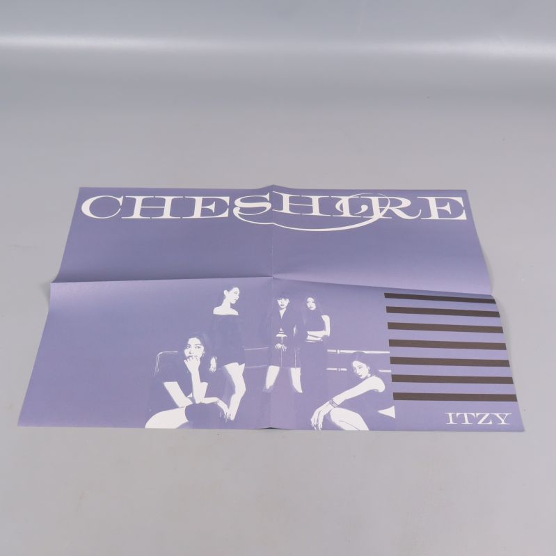 Vikbar poster i lila ton med texten Cheshire och ITZY
