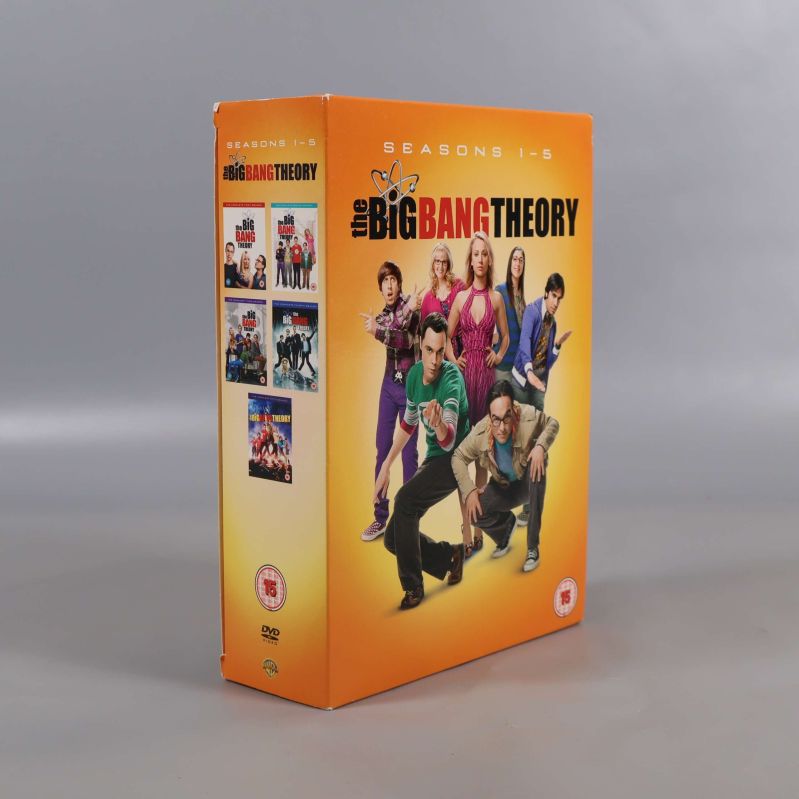 Sidan av The Big Bang Theory DVD box med säsonger och bilder