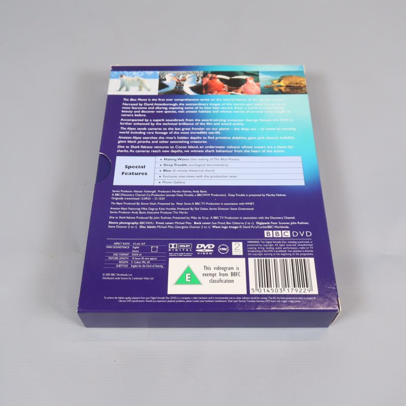 Baksidan av The Blue Planet DVD-box med innehållsbeskrivning