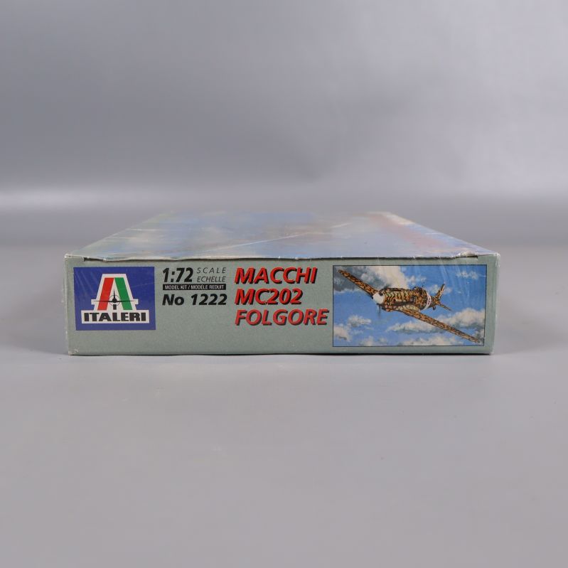 Sida av förpackning med text Macchi MC202 Folgore och Italeri-logga