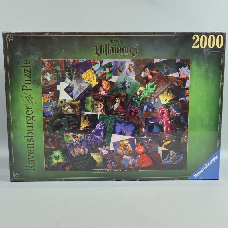 Framsidan av Ravensburger Disney Villainous pussel med färgrikt motiv