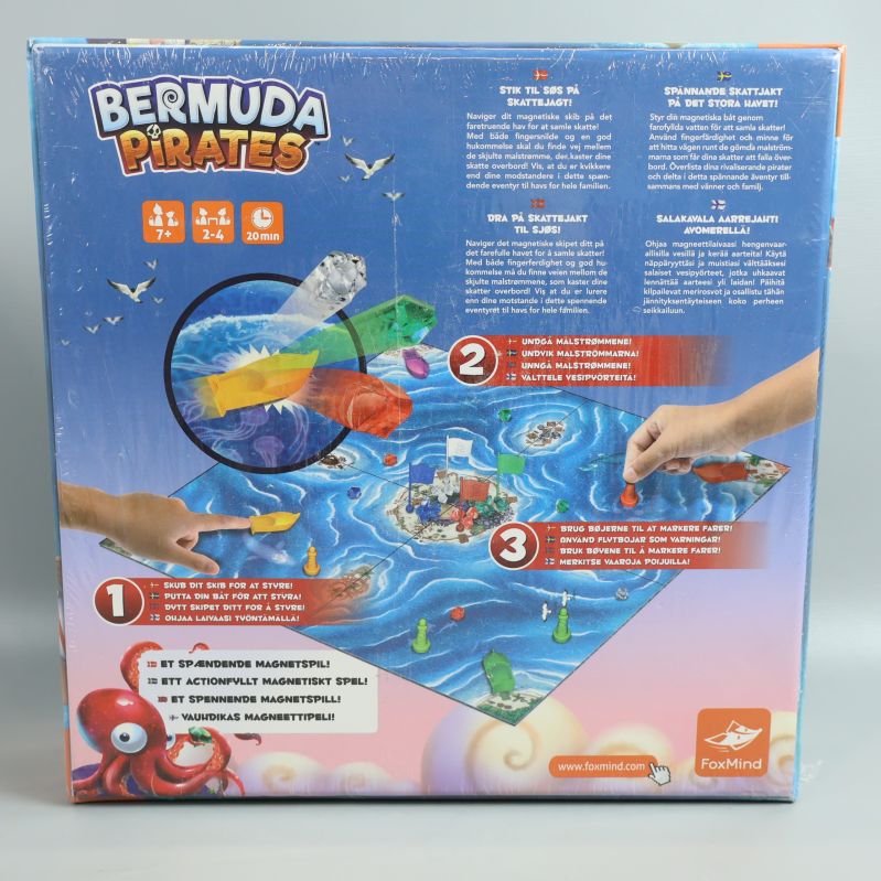Baksidan av Bermuda Pirates brädspel med instruktioner och spelillustration
