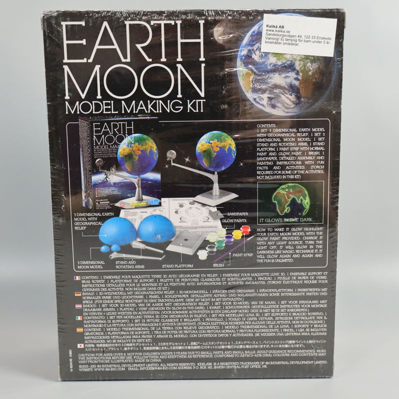 Baksida av Earth & Moon model making kit med innehåll och instruktioner