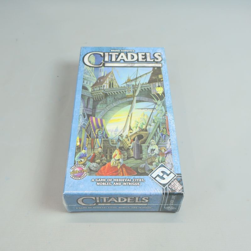 Citadels spelask med färgglad medeltida stad på locket