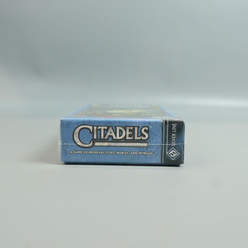 Citadels spelaskens kortsida med logotyp och blå färg