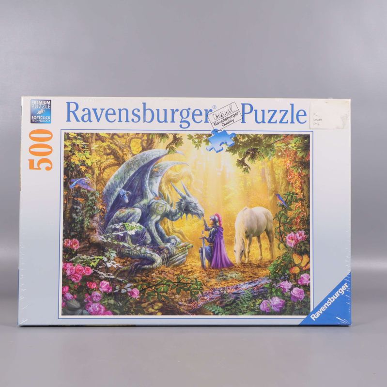 Framsidan på Ravensburger-pussel med drake och enhörning 500 bitar