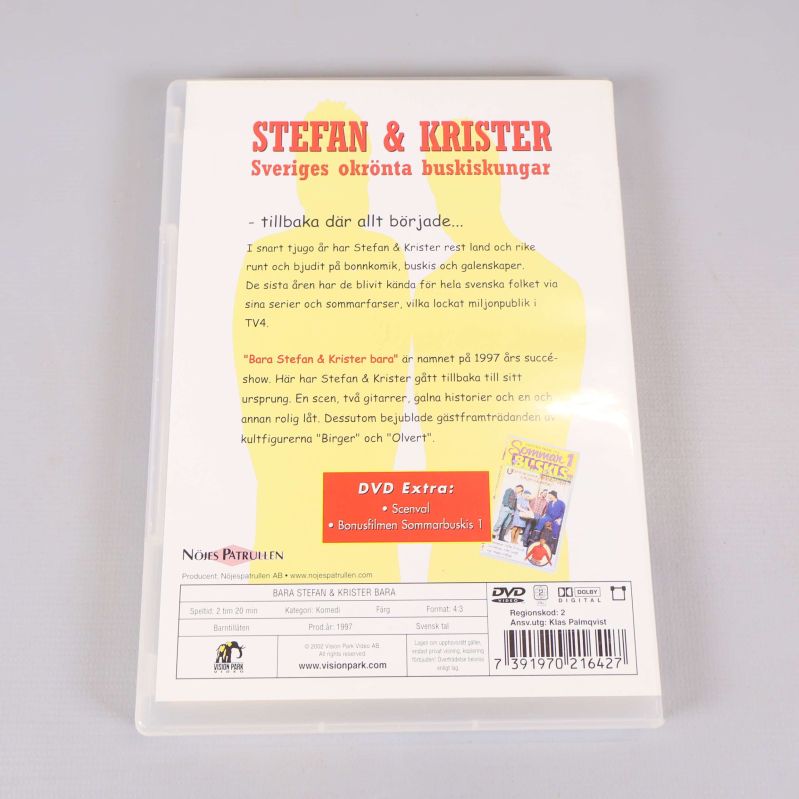 Baksida av DVD-fodral med beskrivning och extramaterial
