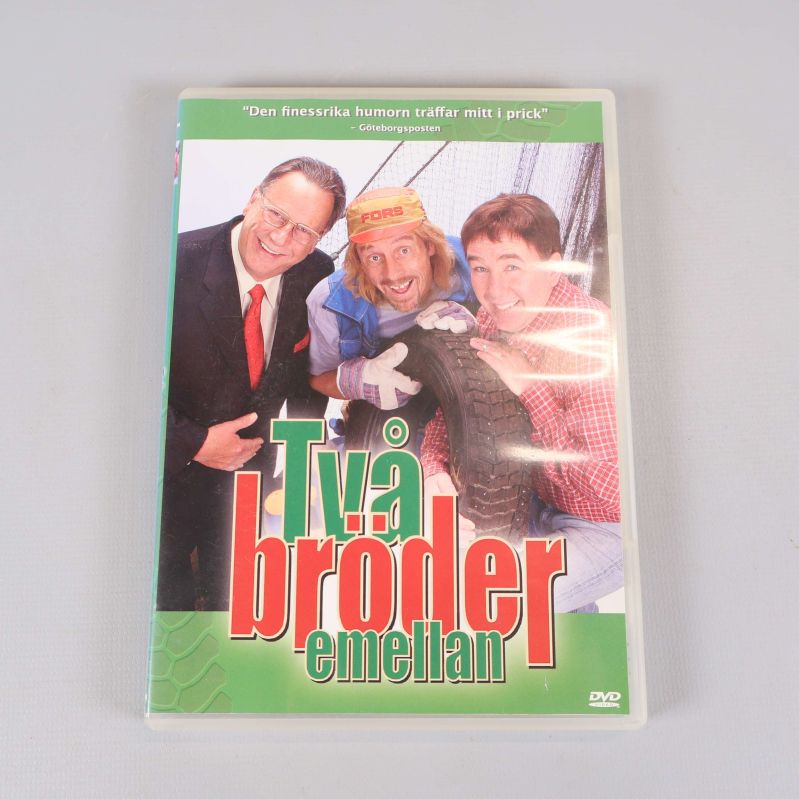 DVD-fodralets framsida med komedifilmens omslag och titel