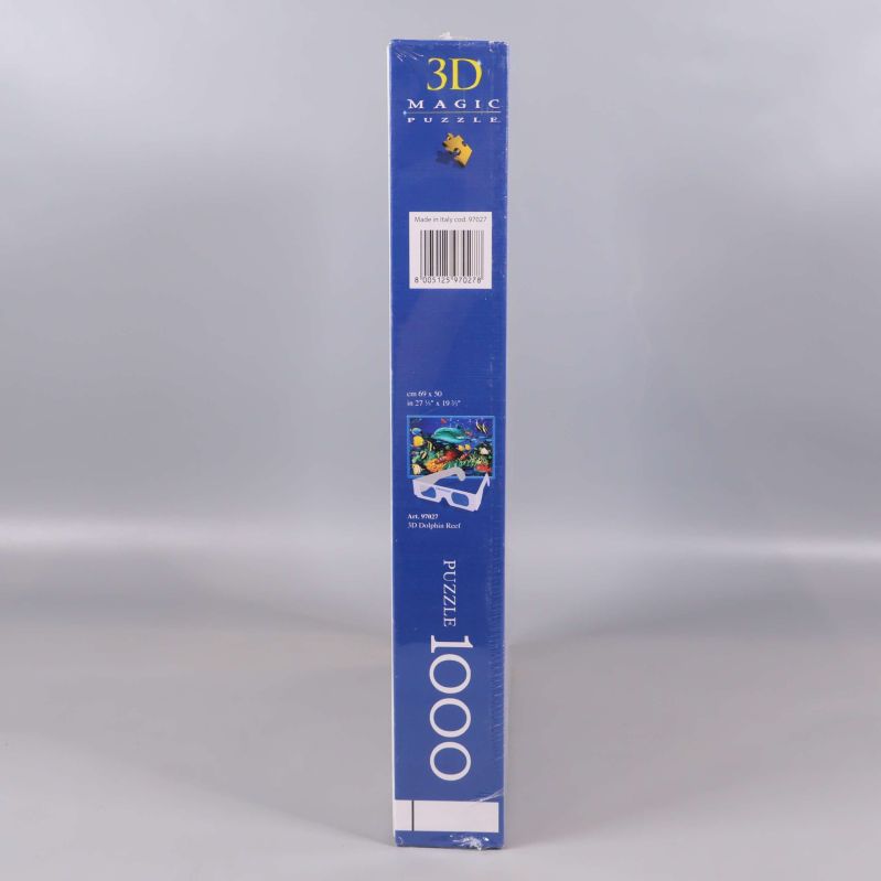 Smal sida av blå 3D pussellåda med 1000 bitar