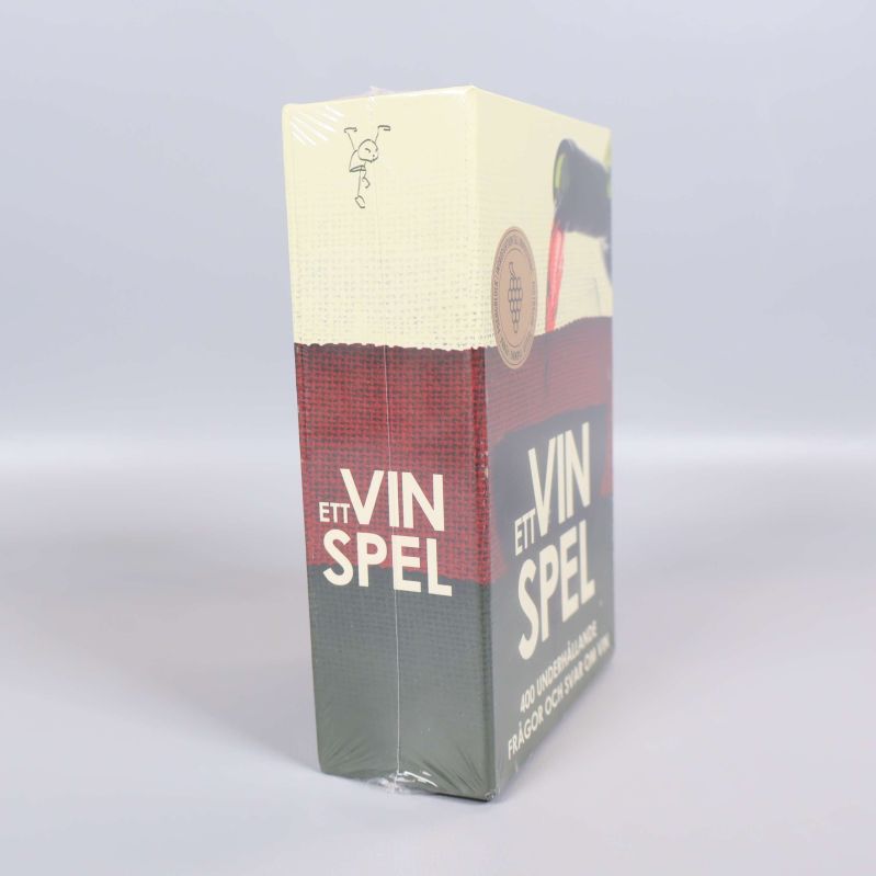 Sidan av spelet visar logotyp och titel