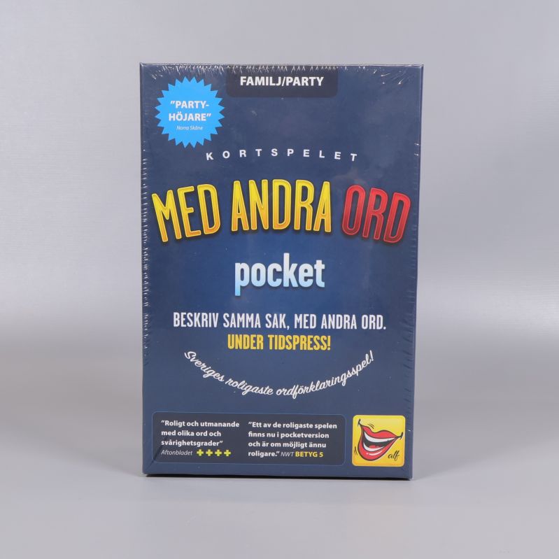 Framsidan av Med Andra Ord pocket med färgstark text