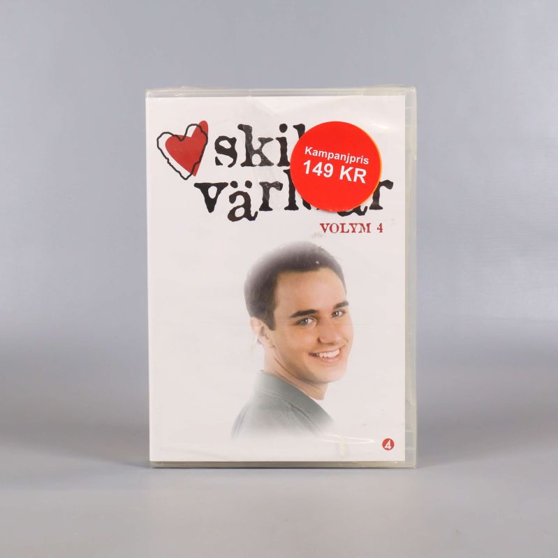 DVD-omslag för Skilda världar volym 4 med röd kampanjetikett