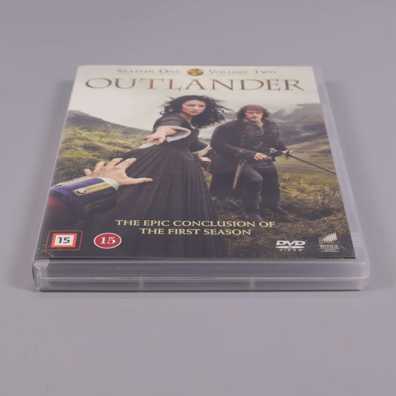 Outlander DVD-box liggande visning snett framifrån