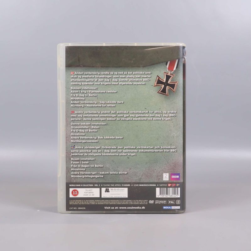 Baksida av World War II box set med innehållsbeskrivning