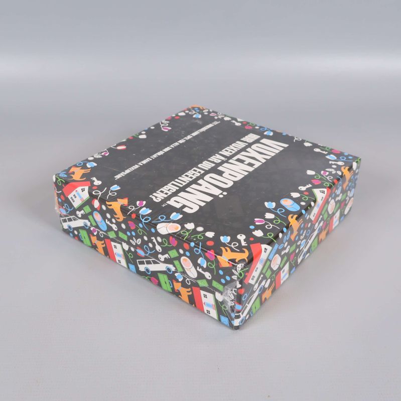 Vuxenpoäng spelbox i sned vinkel