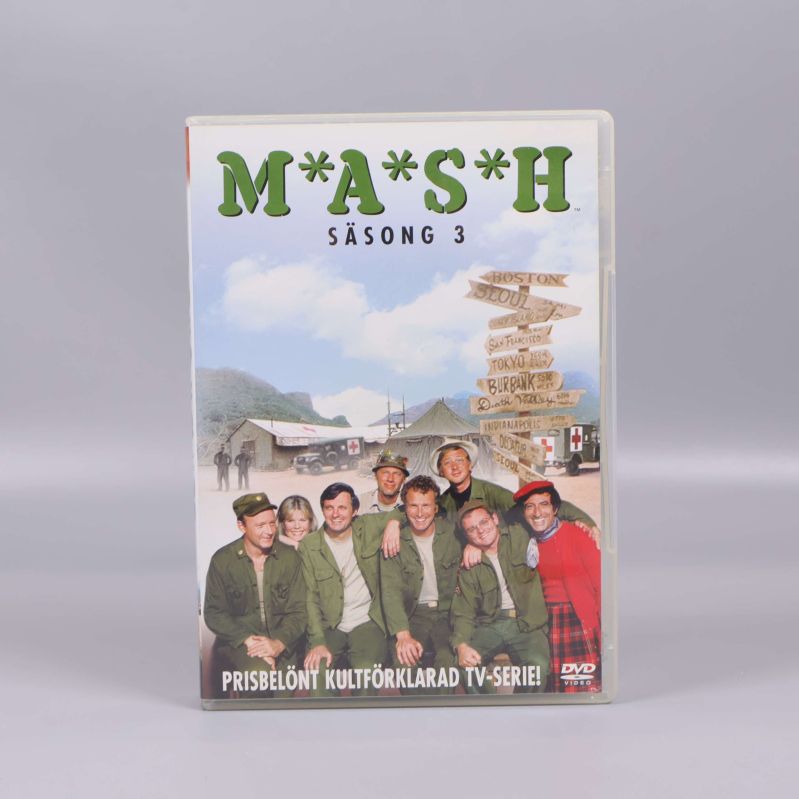 DVD-fodral för MASH säsong 3 med framsida synlig