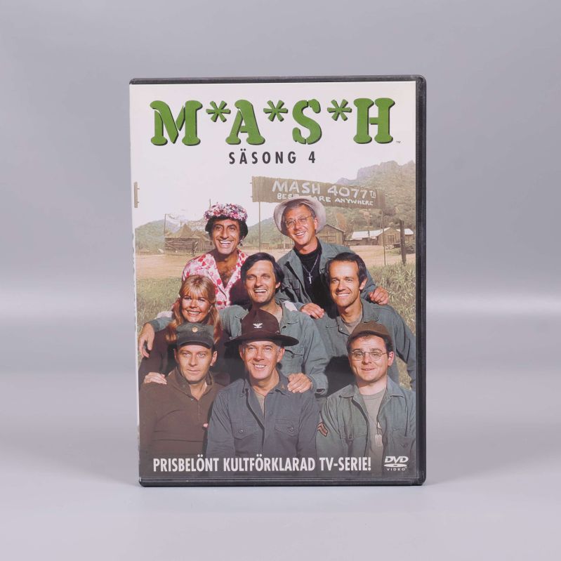 DVD-fodral till MASH säsong 4 med karaktärerna på omslaget