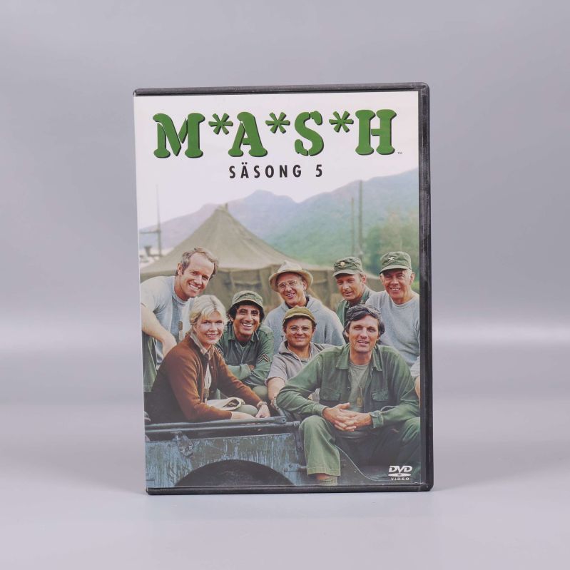 DVD-fodralet för MASH Säsong 5 med omslagsbild och titel
