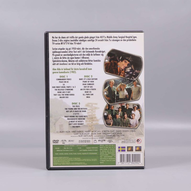 Baksida av M*A*S*H säsong 7 DVD-box med avsnittslista