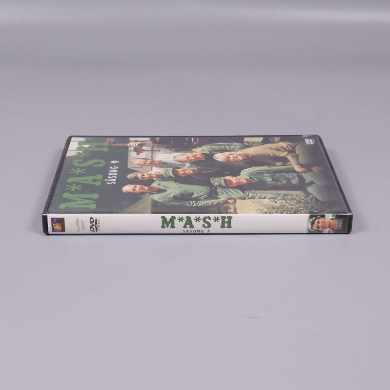 DVD-box MASH säsong 9 fotograferad från sidan