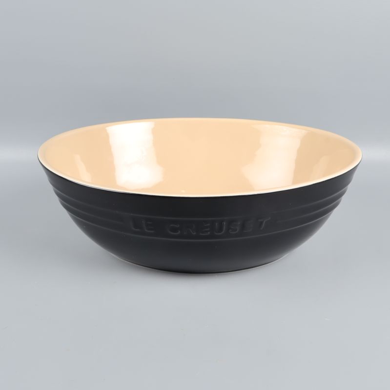 Le Creuset skål med beige interiör