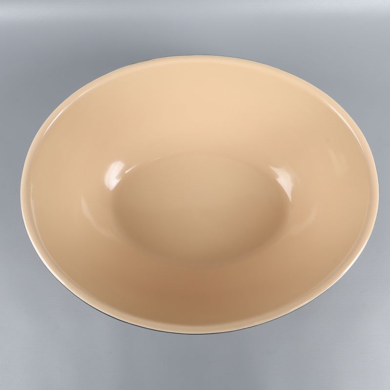 Inre vy av Le Creuset skål