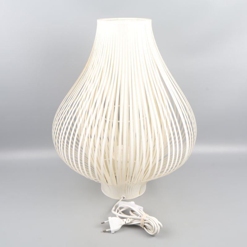 Bordslampa med kontakt och sladd