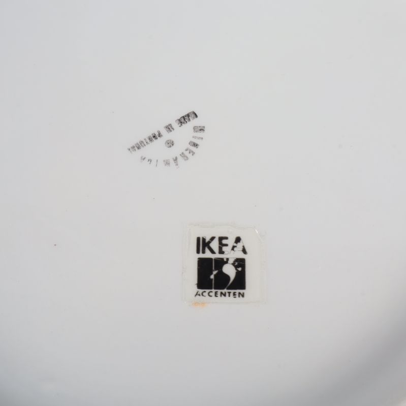 IKEA stämpel under vit kruka