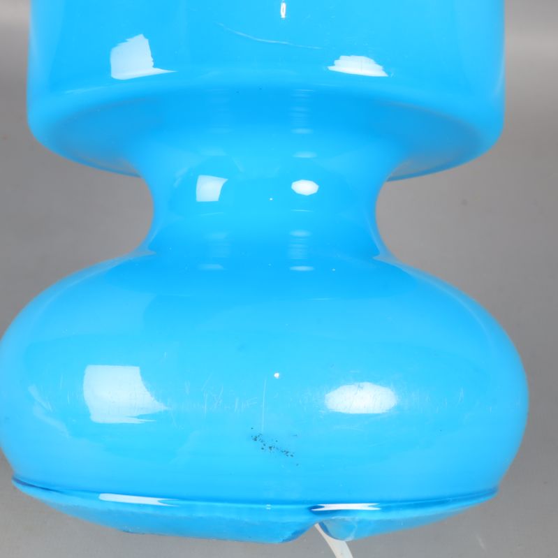 Bas av lampa med mindre märken